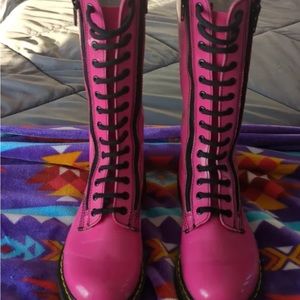 DocMartens rose fushias
